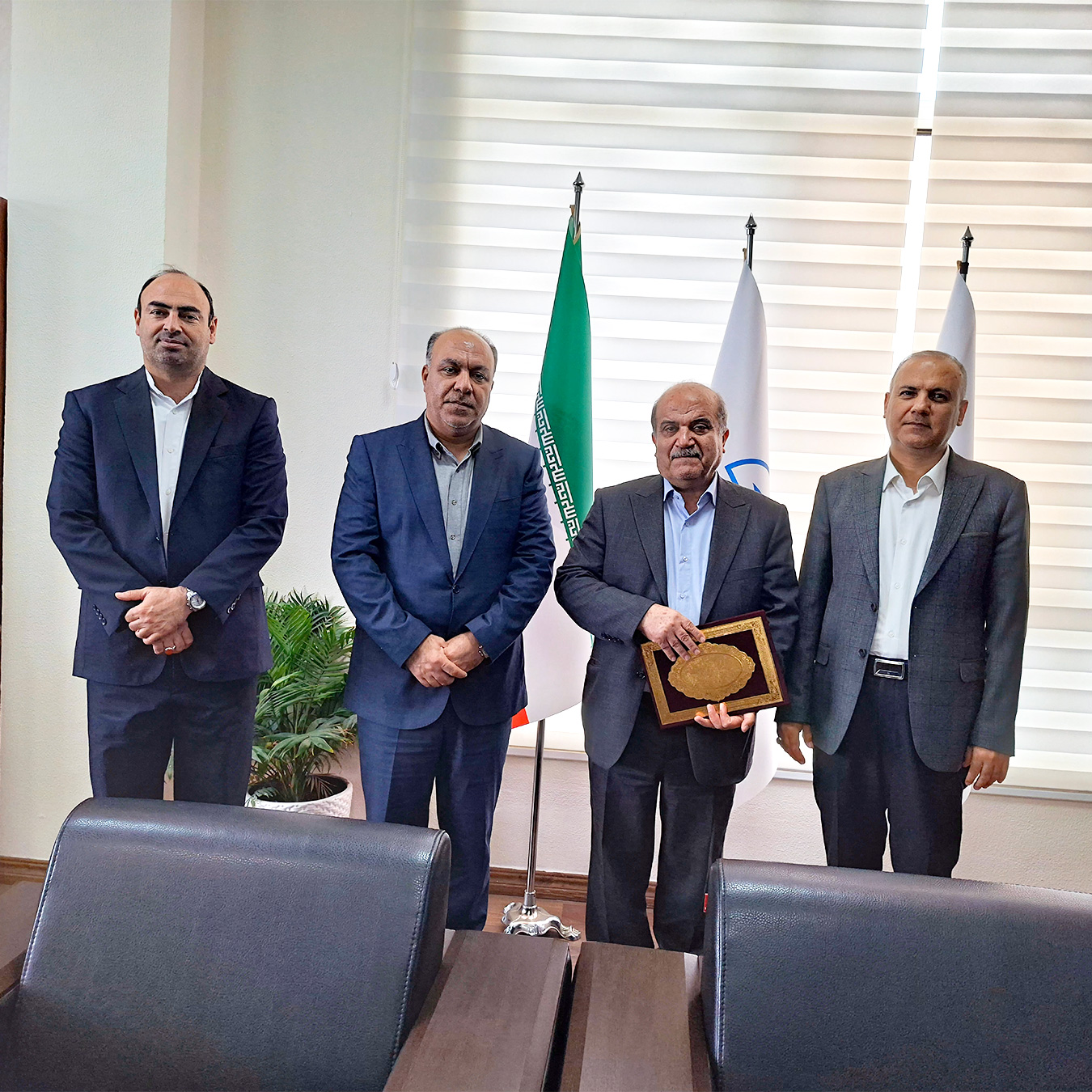 تقدیر از شرکت تولید ملزومات برق برای نقش‌آفرینی در توسعه فرودگاه کیش